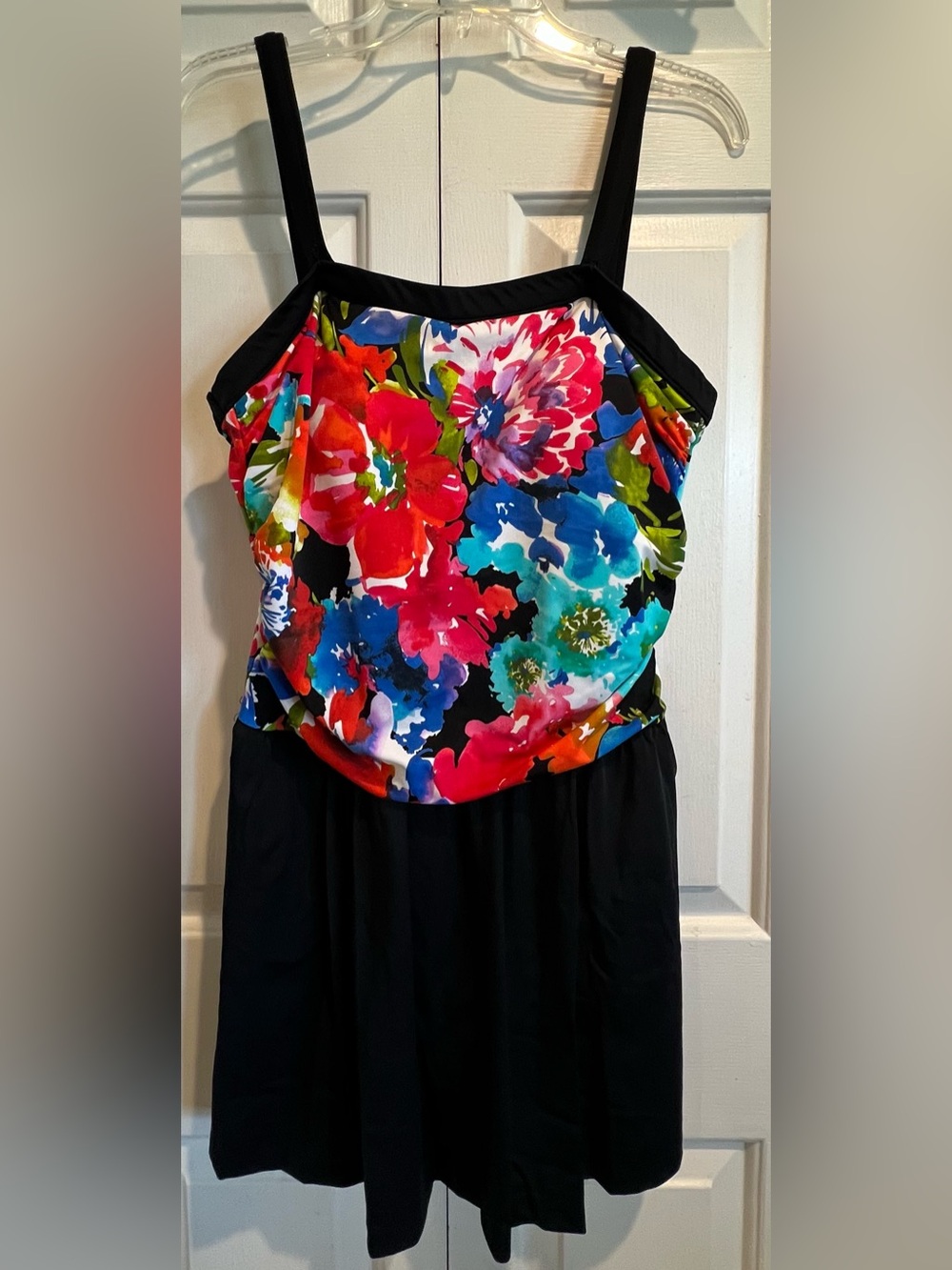 Maxine of Hollywood🌺Beautiful Floral & Black one piece Swim Dress / Swim suit